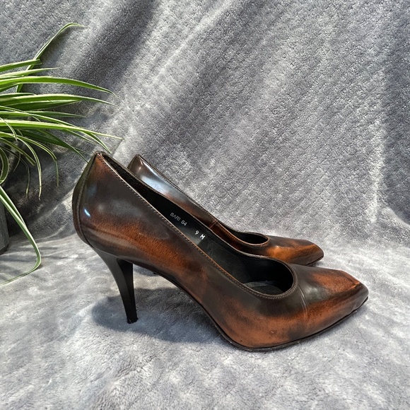 Donald J. Pliner Patent Leather Sari Heels - Picture 4 of 9
